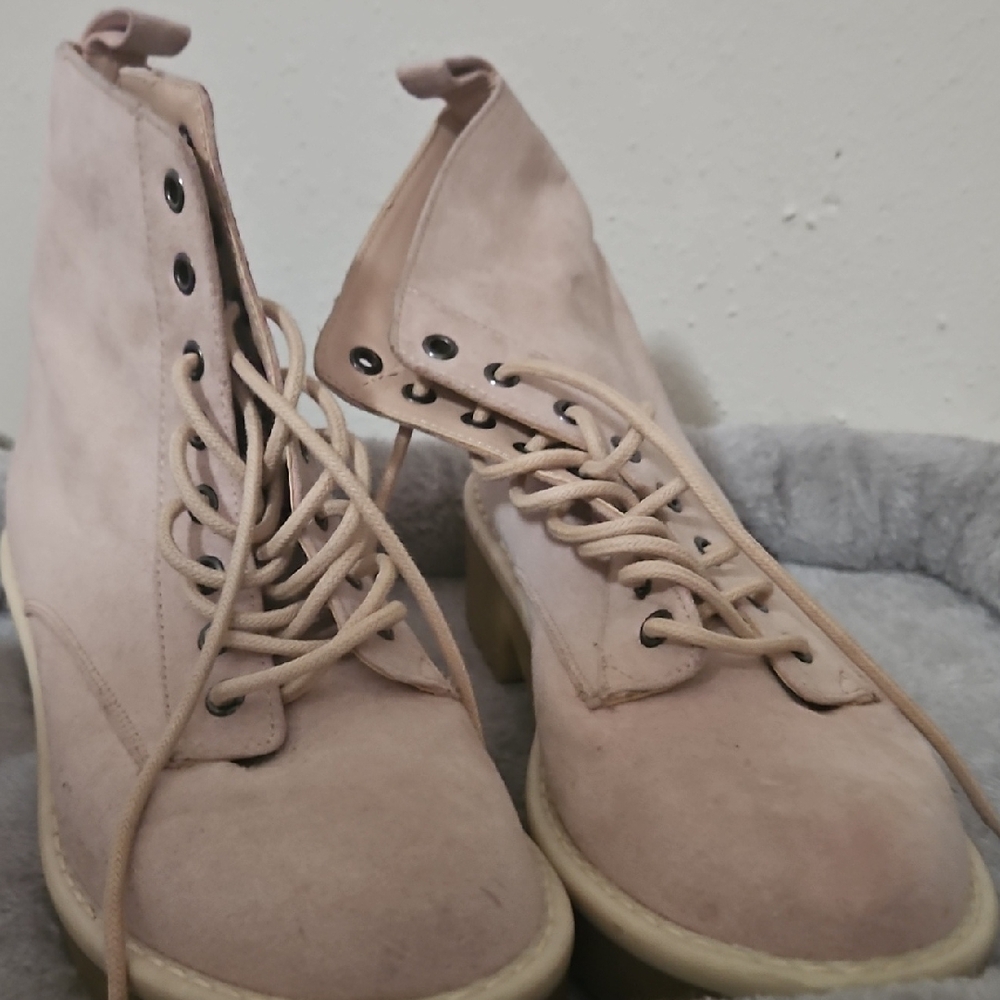 Women's Pink Suede Boots